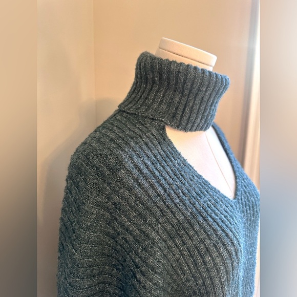 Oak + Fort Cut Out Turtleneck Sweater Off the Shoulder - Picture 3 of 7